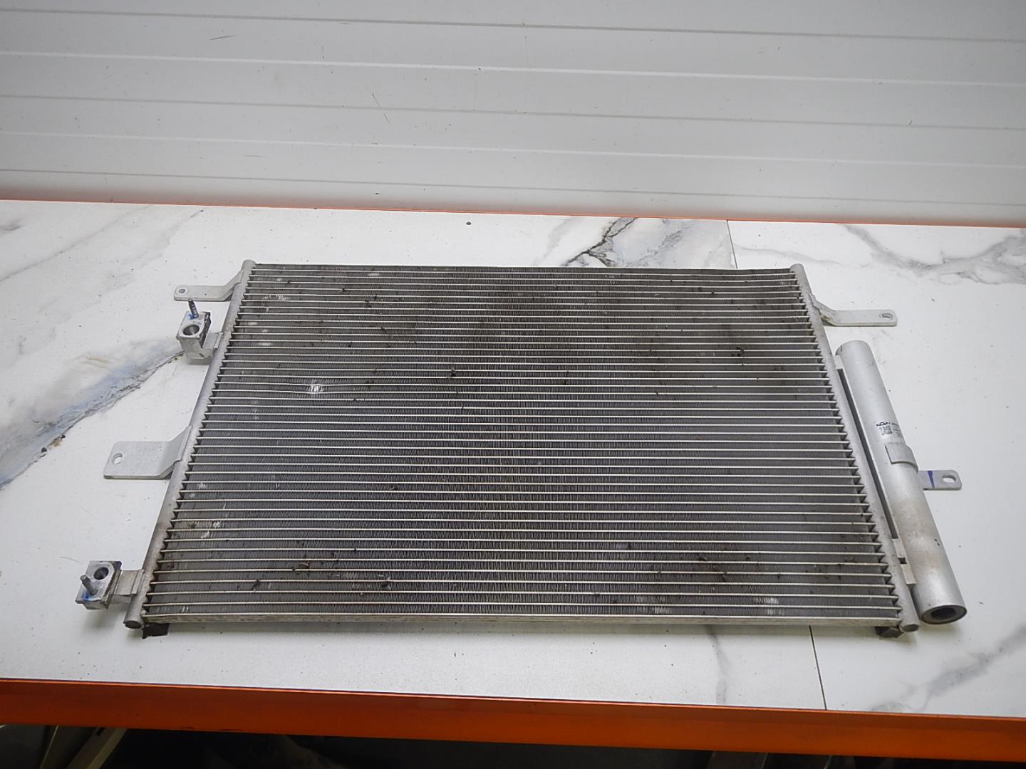 Радиатор кондиционера / конденсер