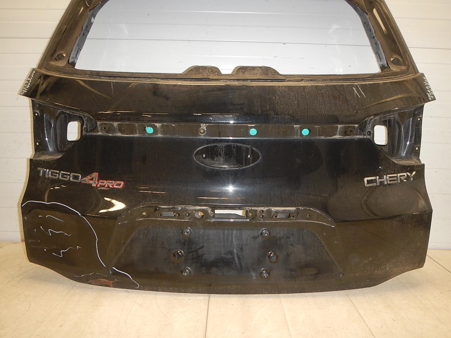 Дверь багажника