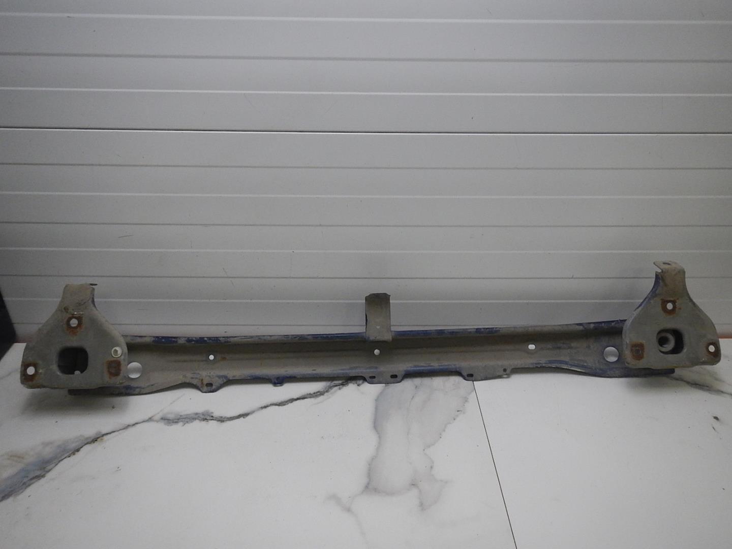 Усилитель заднего бампера