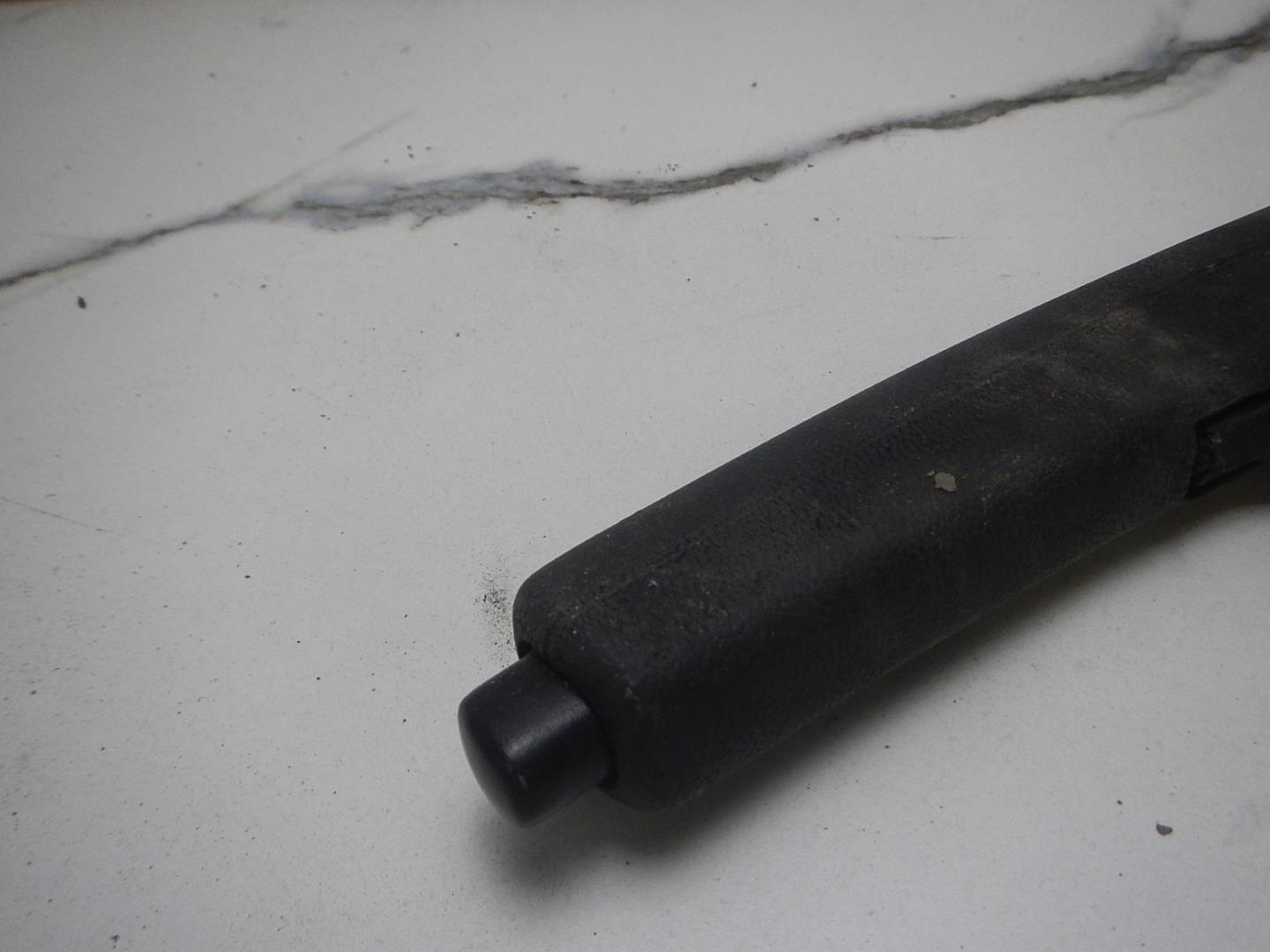 Рычаг стояночного тормоза