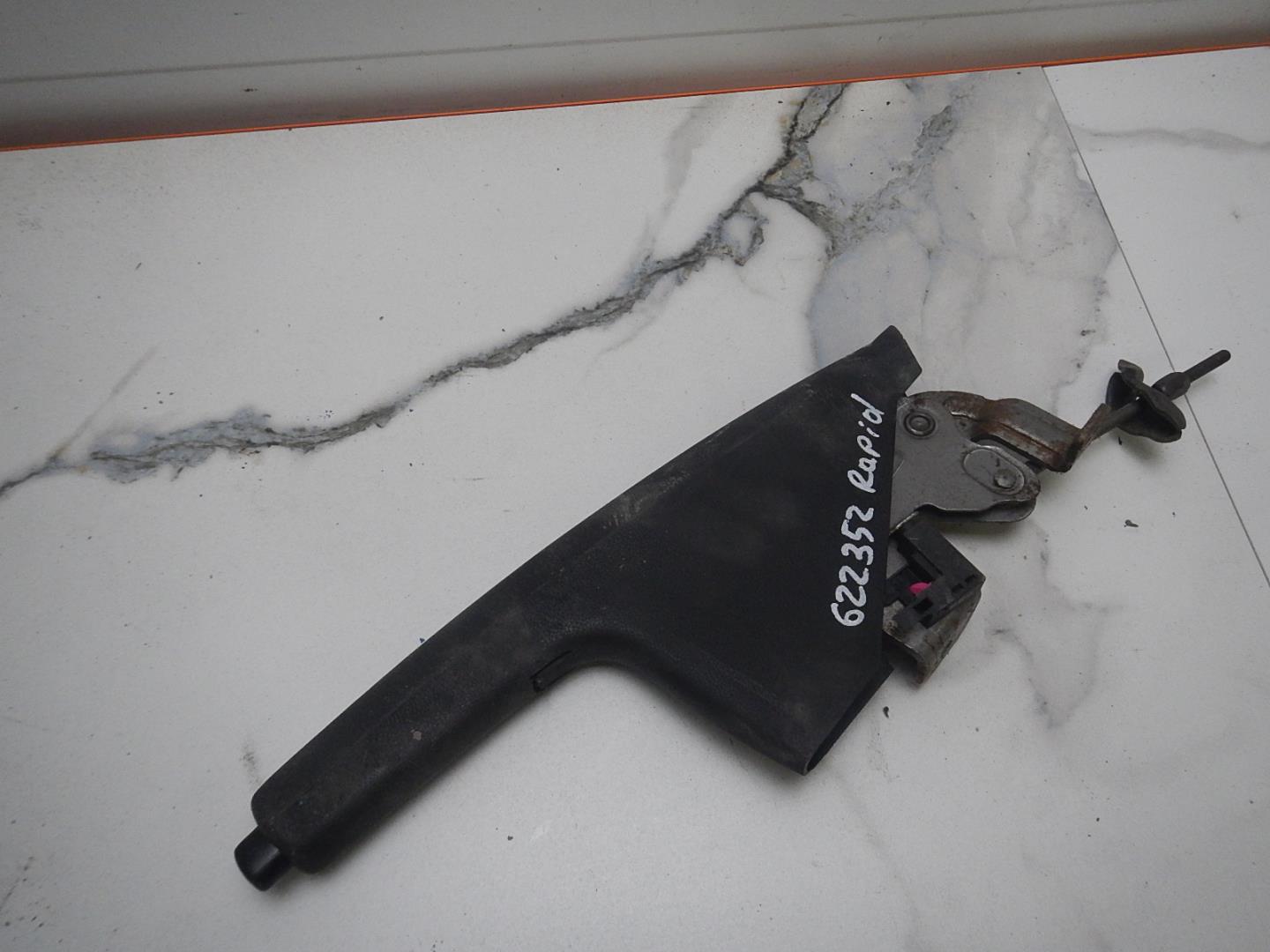 Рычаг стояночного тормоза