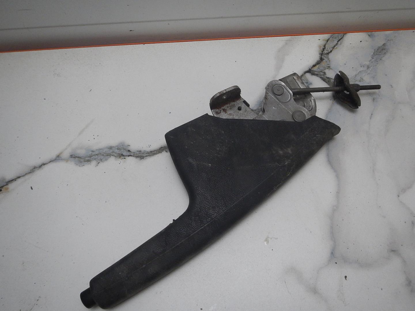 Рычаг стояночного тормоза