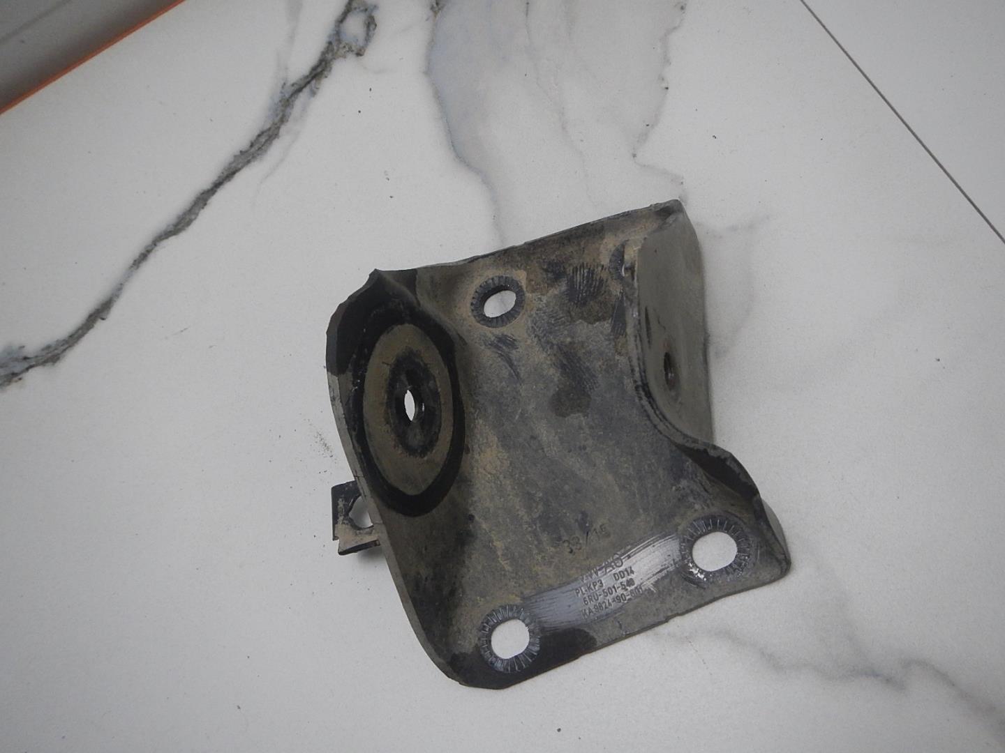 Кронштейн задней балки