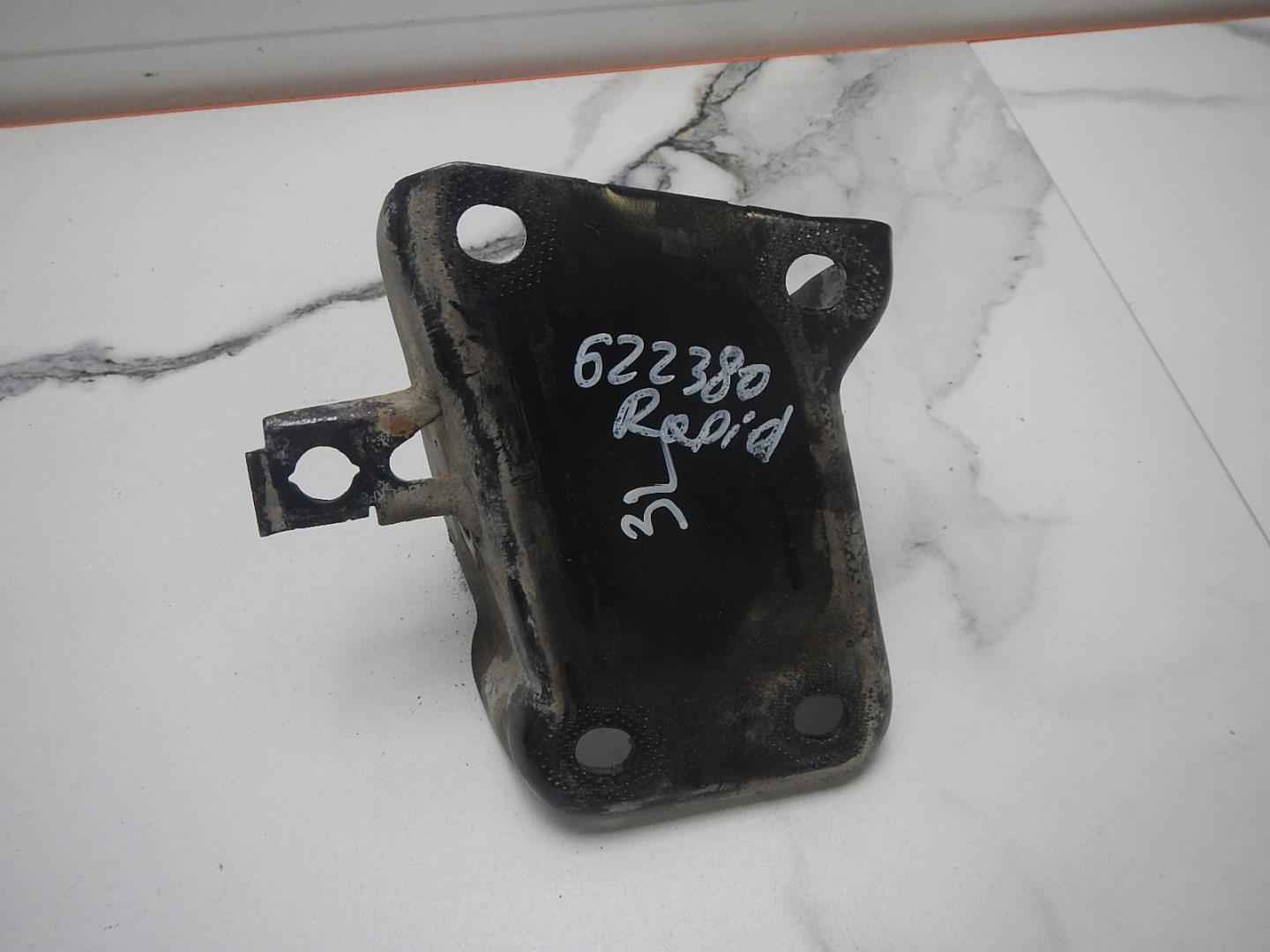 Кронштейн задней балки