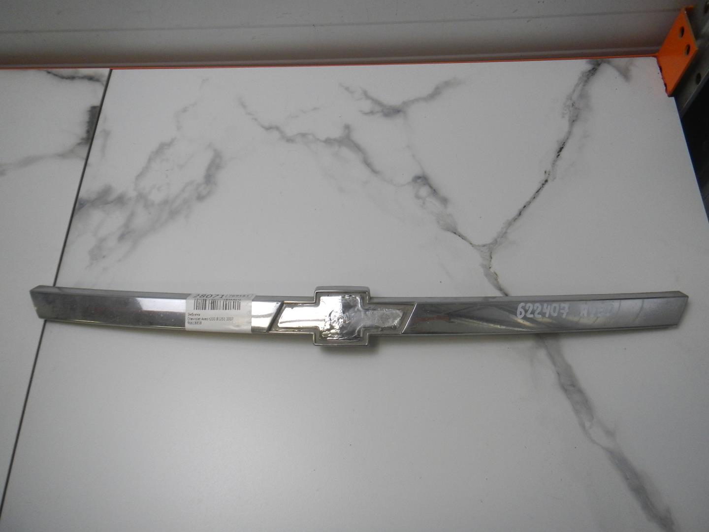 Накладка на решетку радиатора