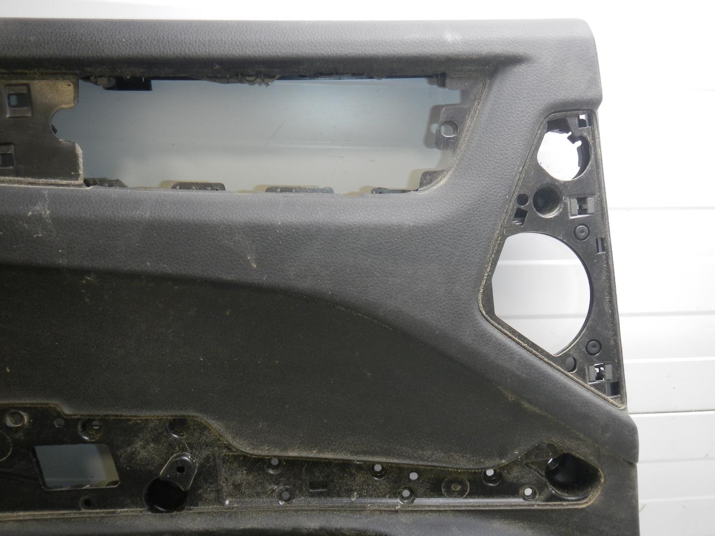 Обшивка двери задней левой