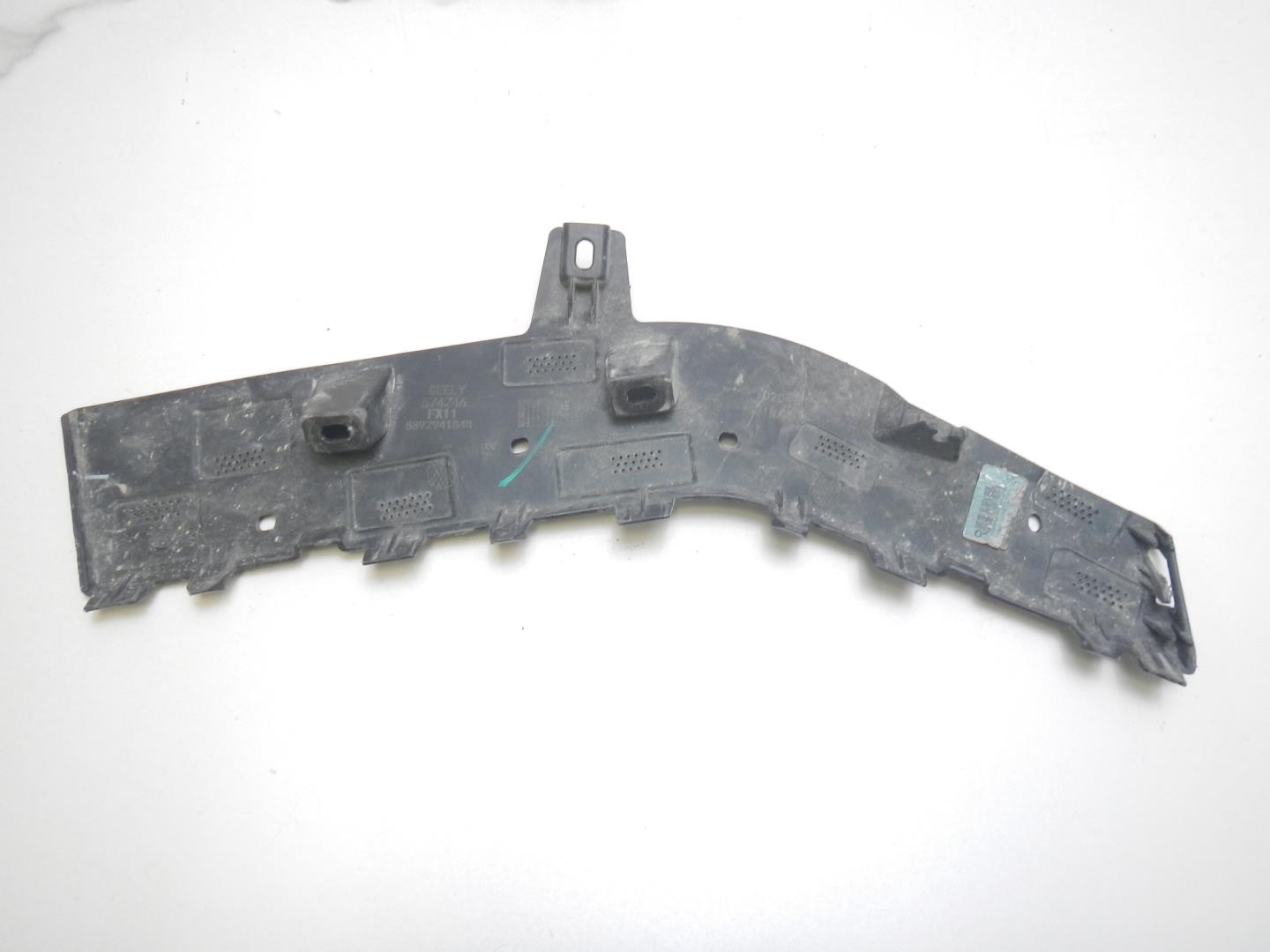 Кронштейн переднего бампера правый