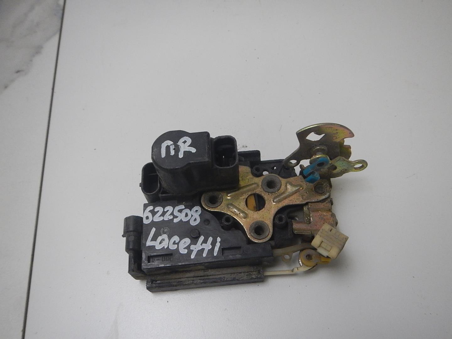 Замок двери передней правой