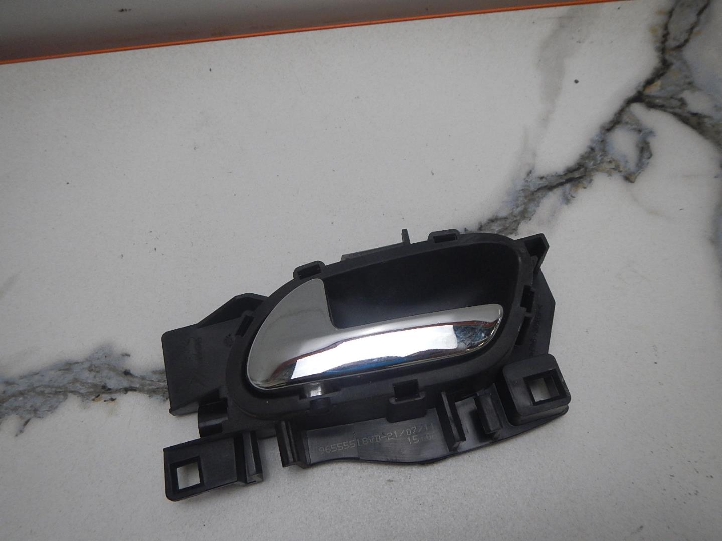 Ручка двери внутренняя левая