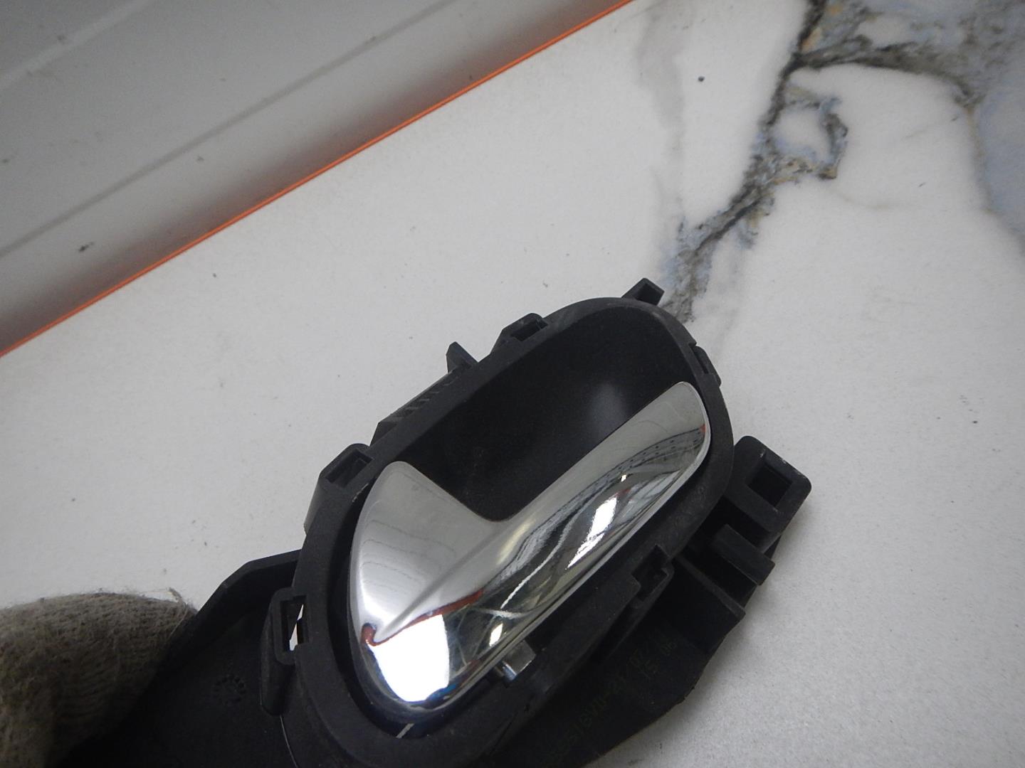 Ручка двери внутренняя левая