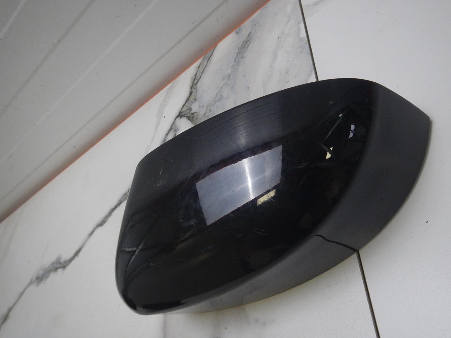 Крышка зеркала внутренняя левая