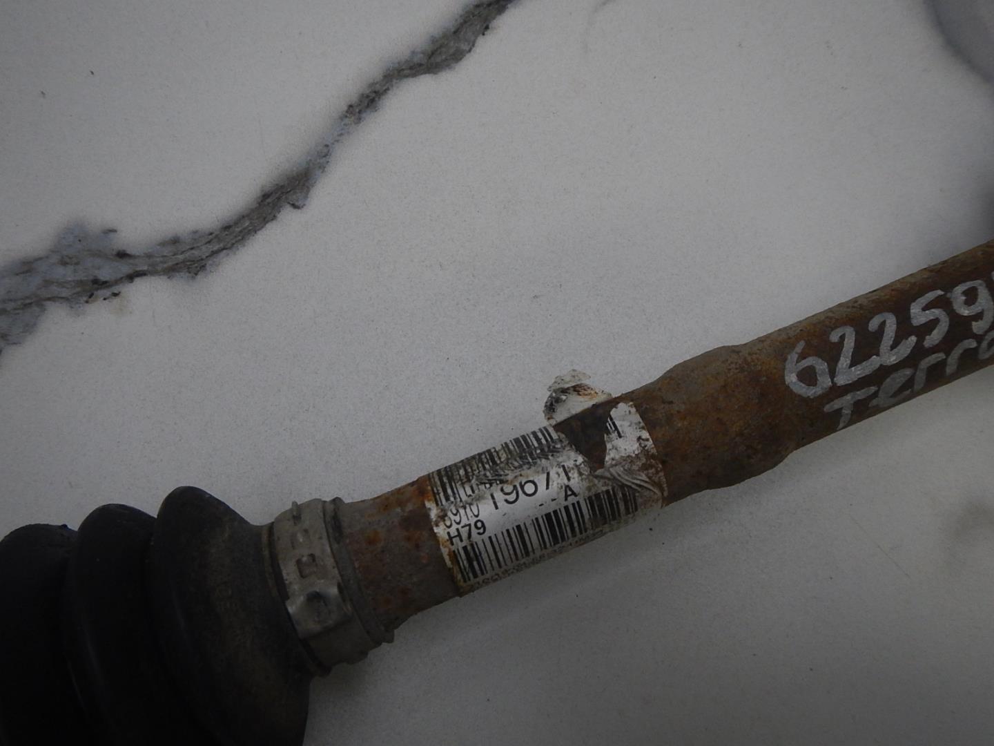 Полуось передняя левая