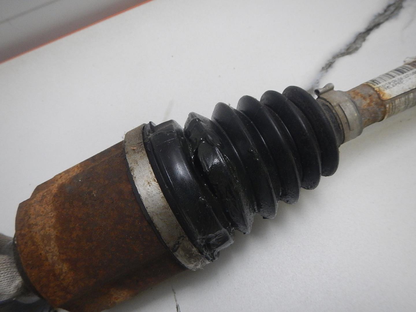 Полуось передняя левая