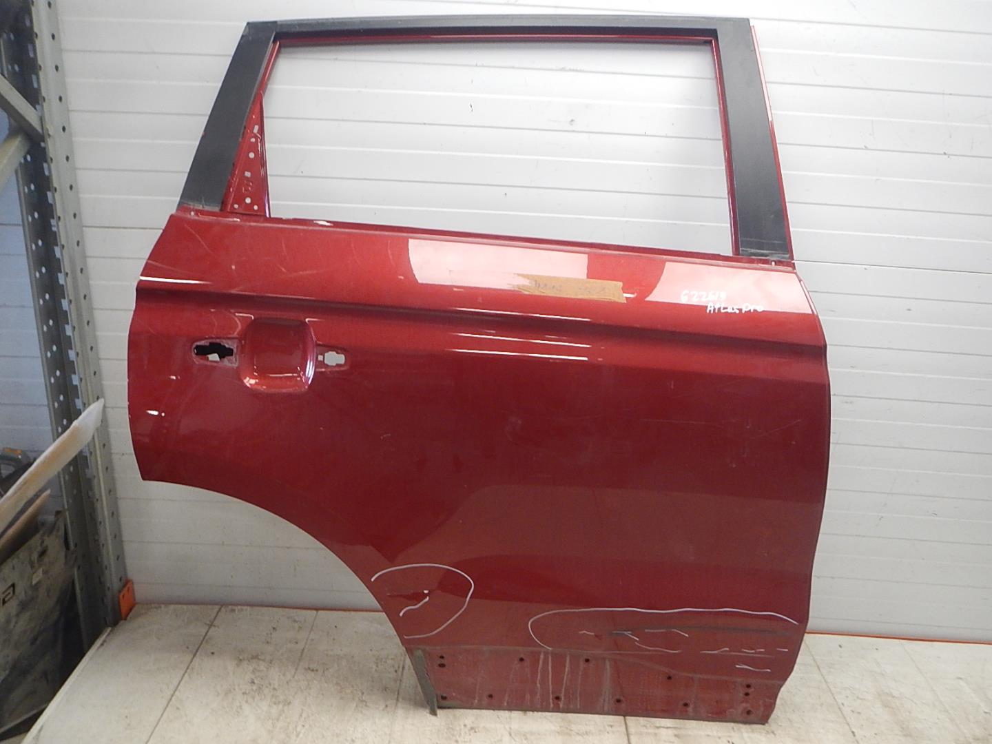 Дверь задняя правая