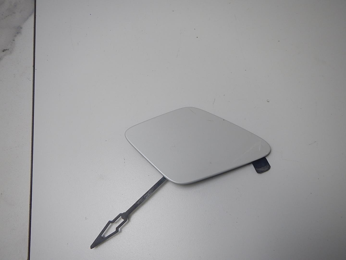 Заглушка буксировочного крюка