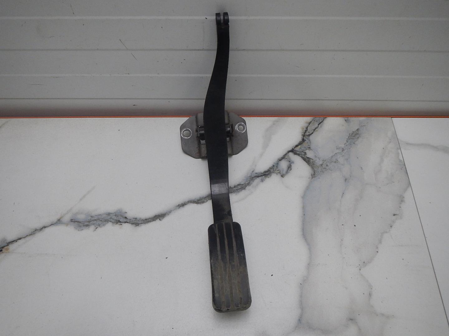 Педаль газа