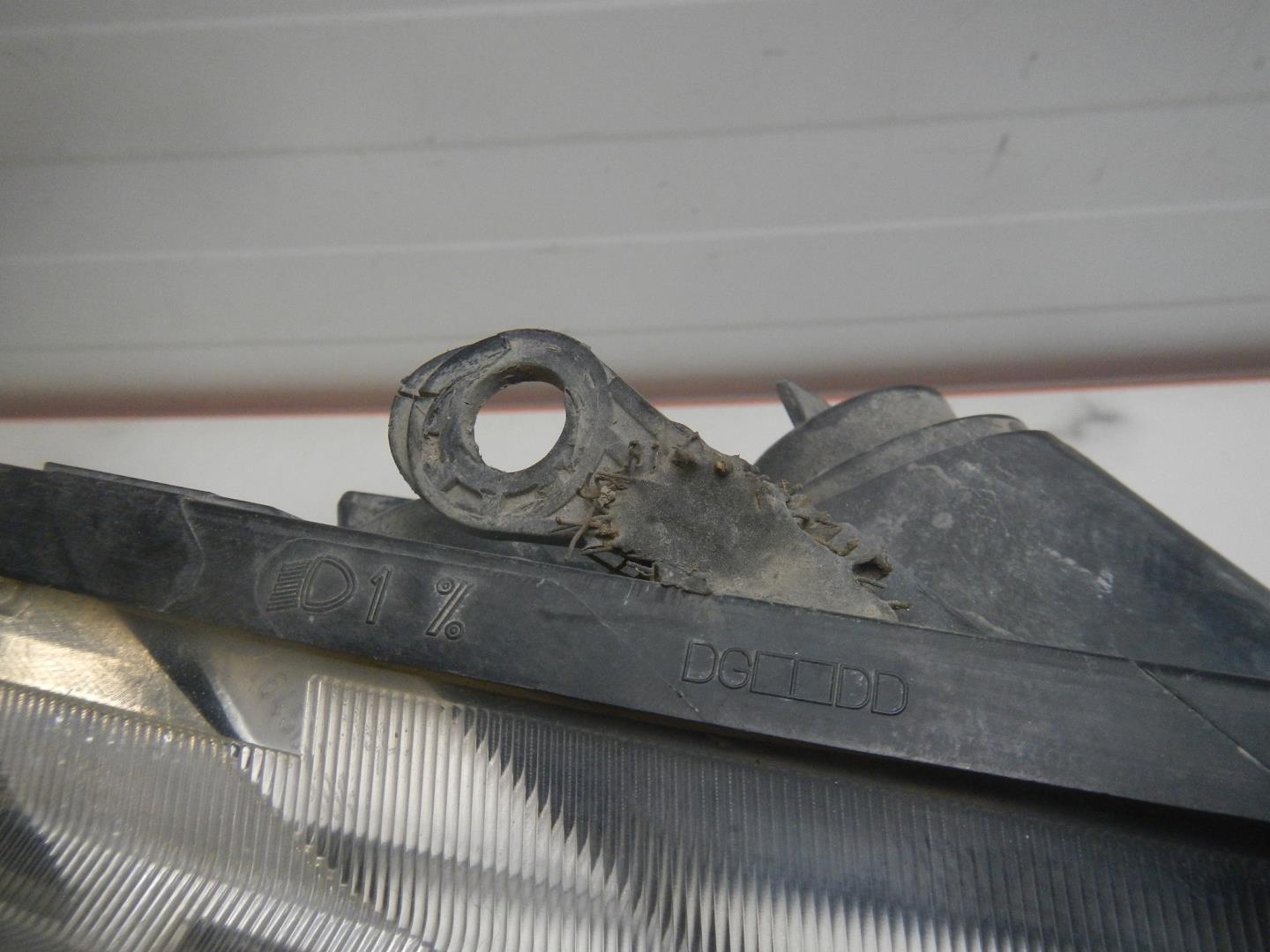 Фара правая