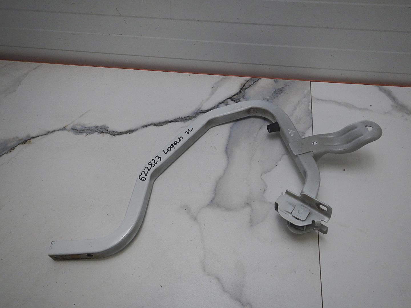 Петля крышки багажника