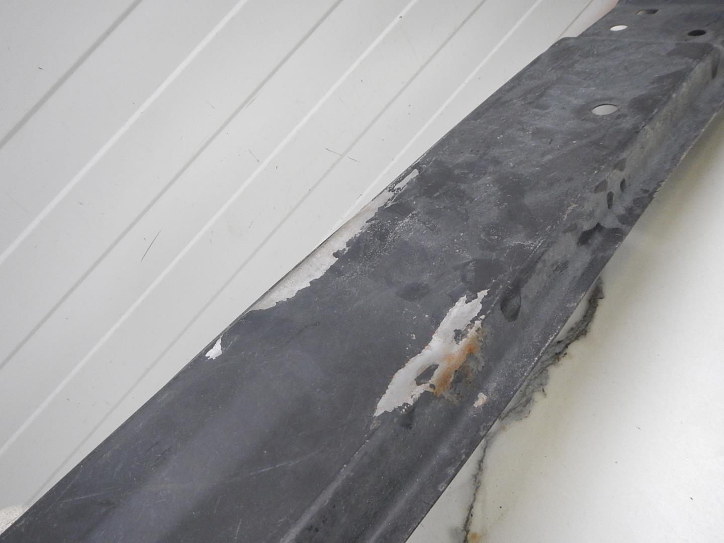 Усилитель заднего бампера