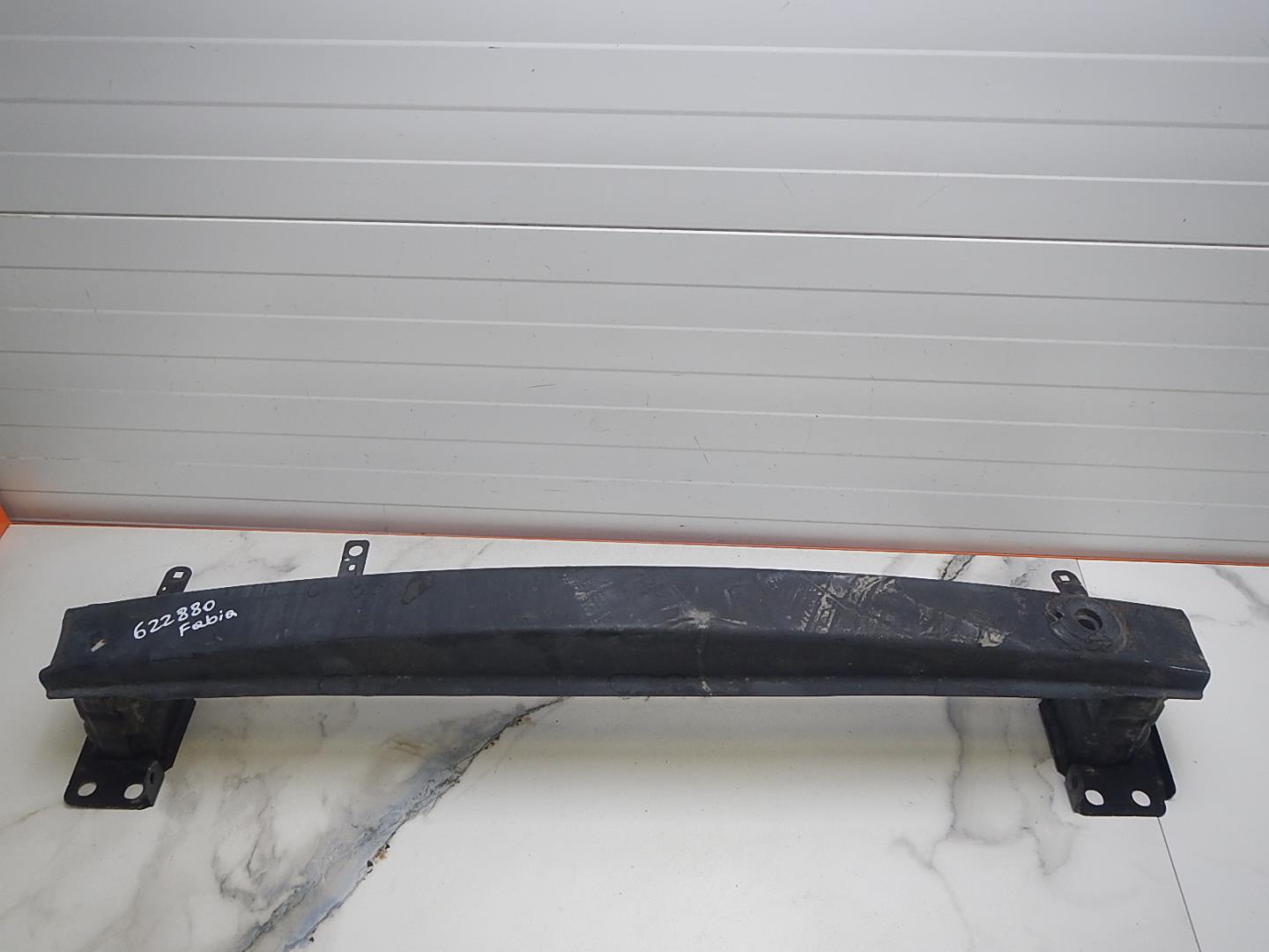 Усилитель переднего бампера