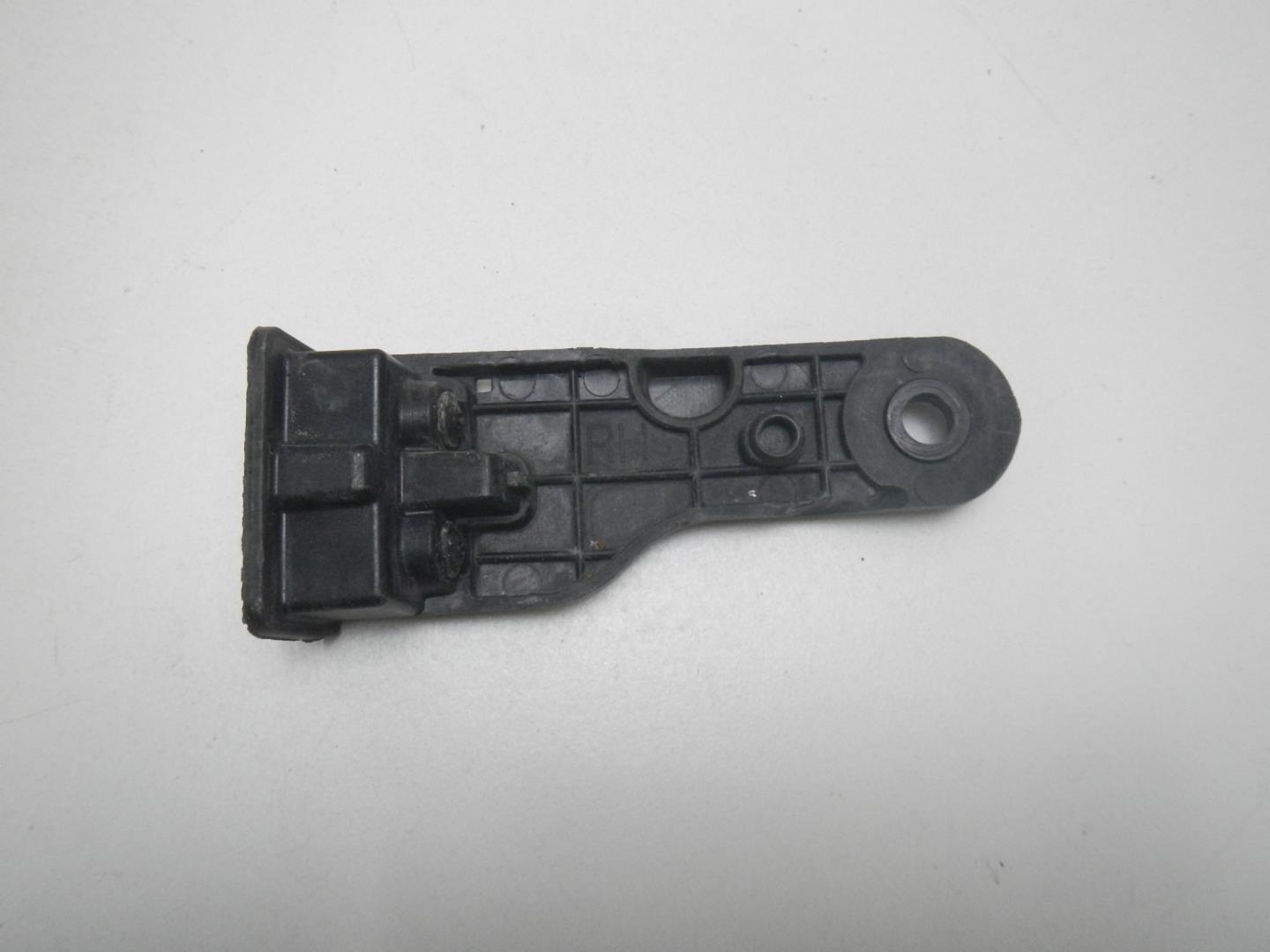 Кронштейн фар правый