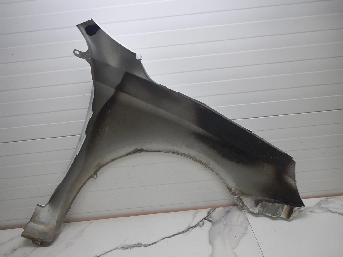 Крыло переднее левое