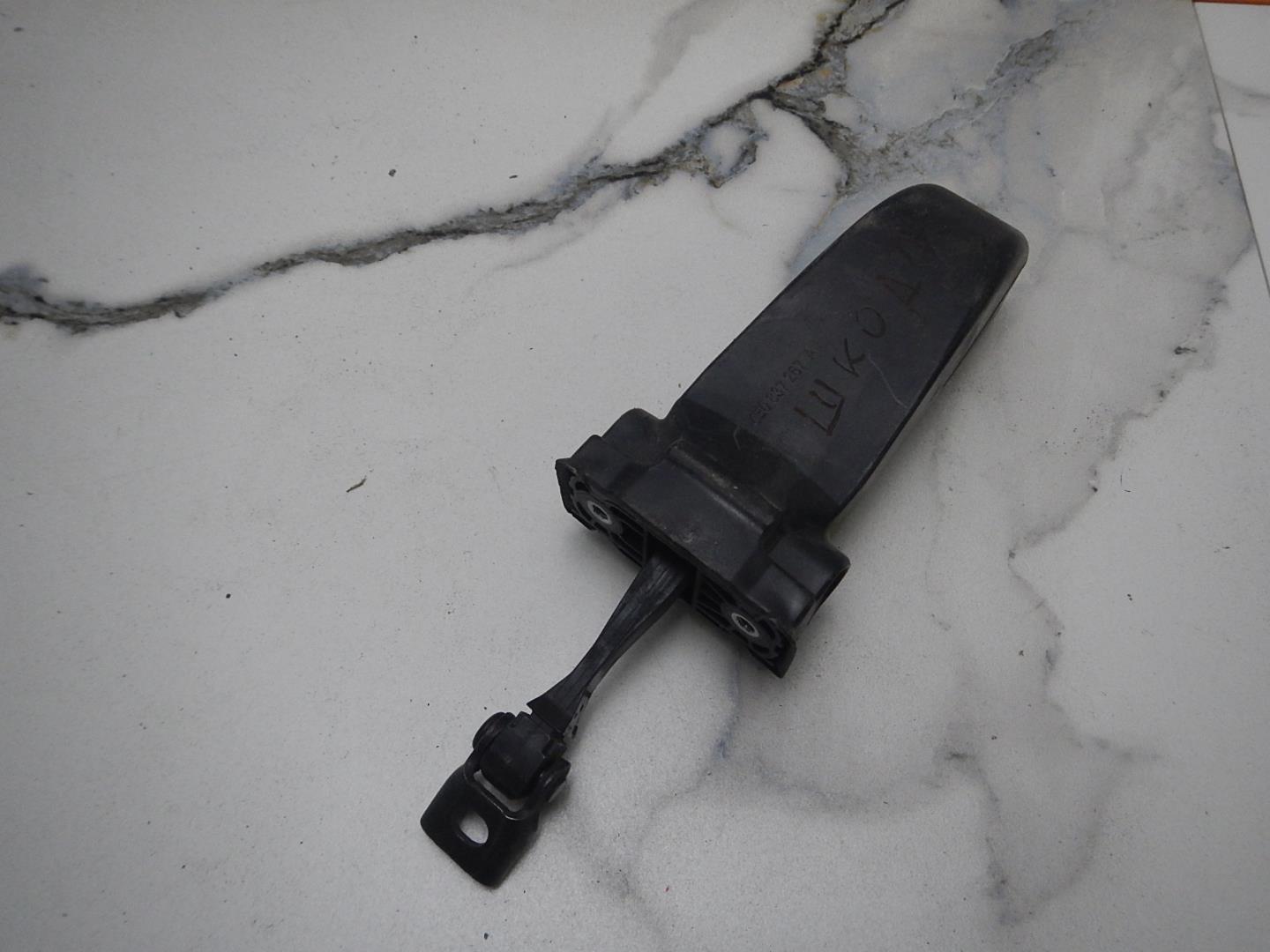 Ограничитель двери