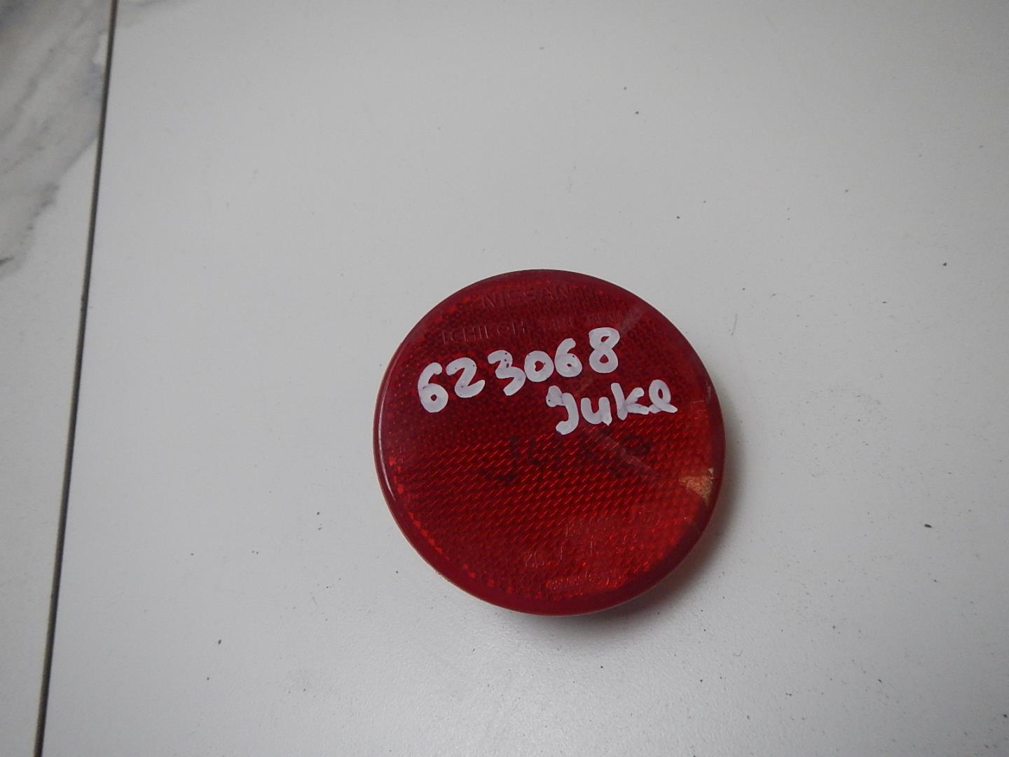 Отражатель в бампер задний правый