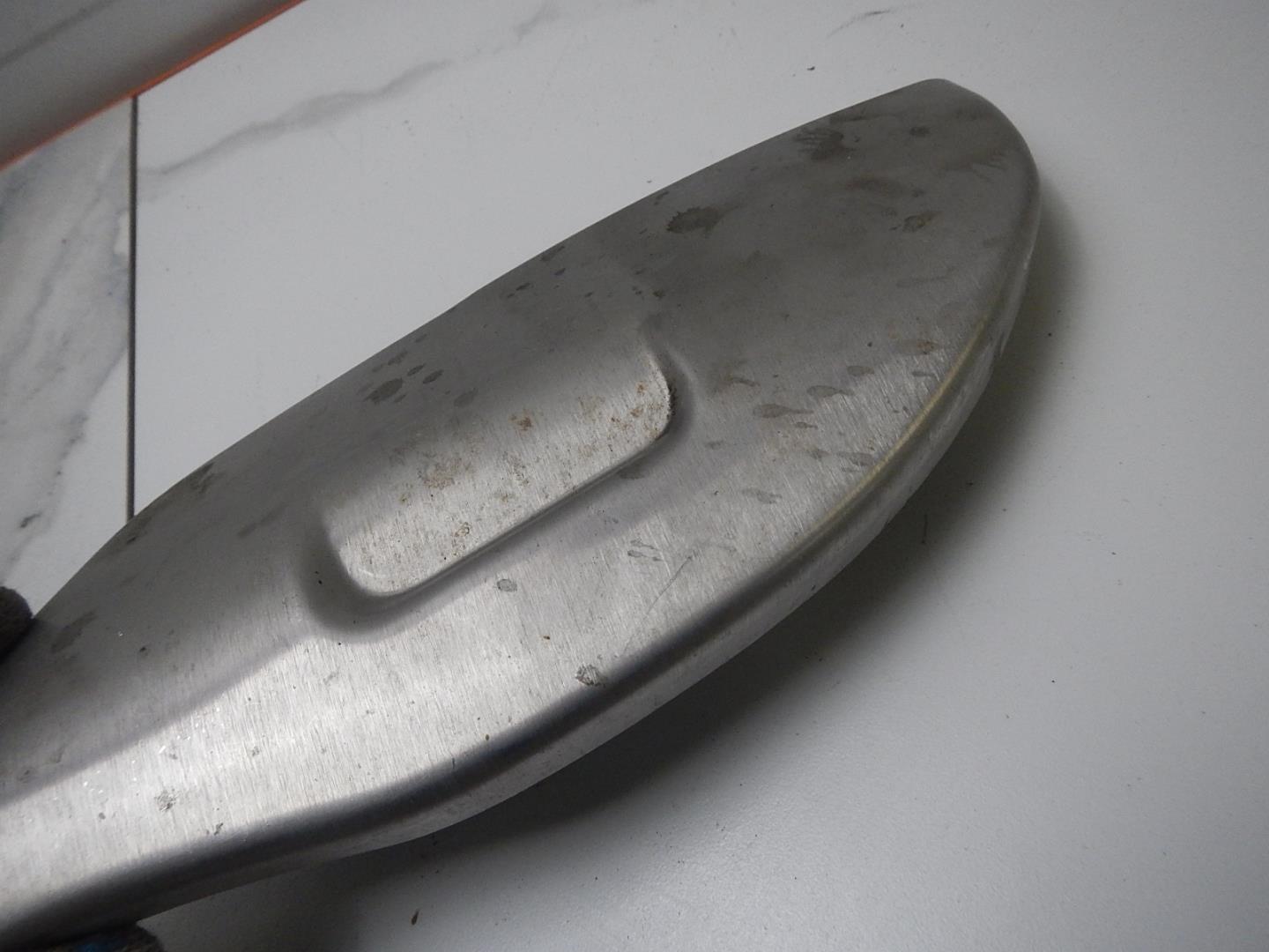 Заглушка буксировочного крюка