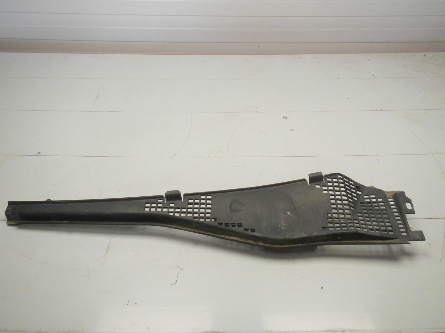 Решетка стеклоочистителей (Жабо)