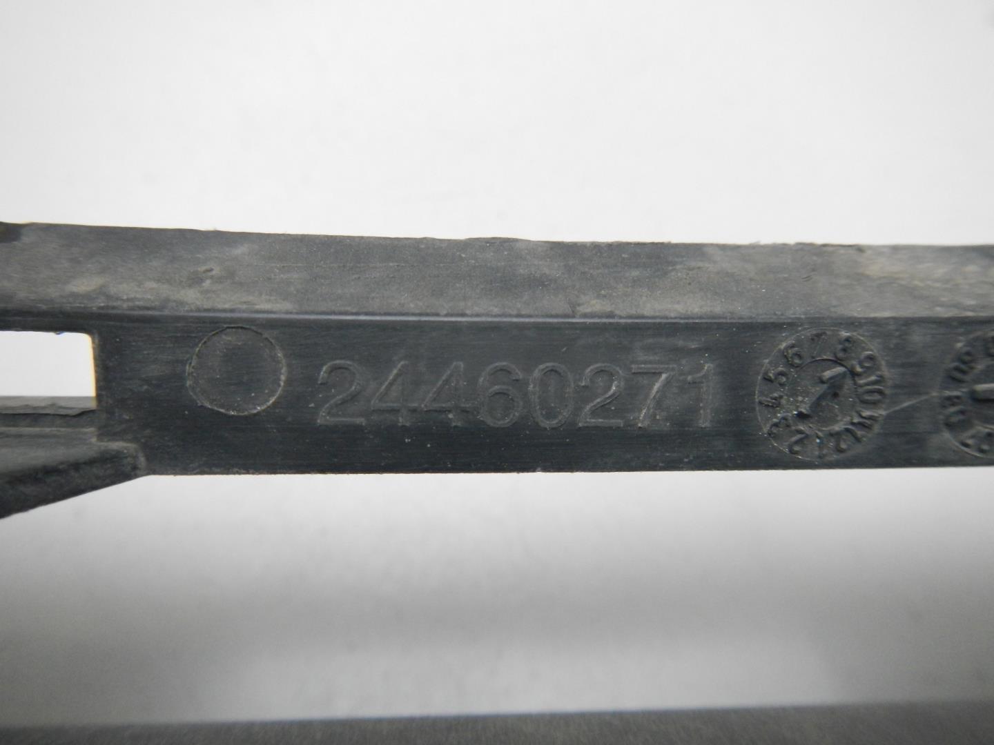 Решетка в бампер центральная