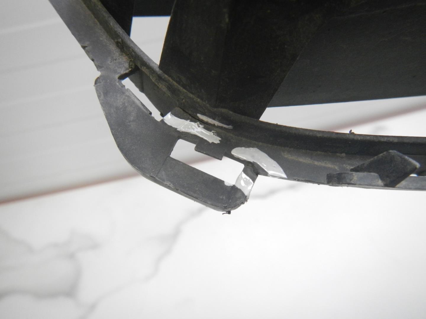 Решетка в бампер центральная