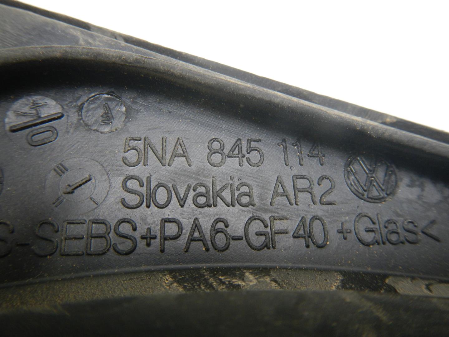 Стекло двери передней правой (форточка)