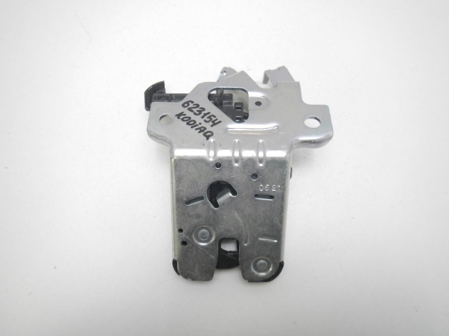 Замок багажника