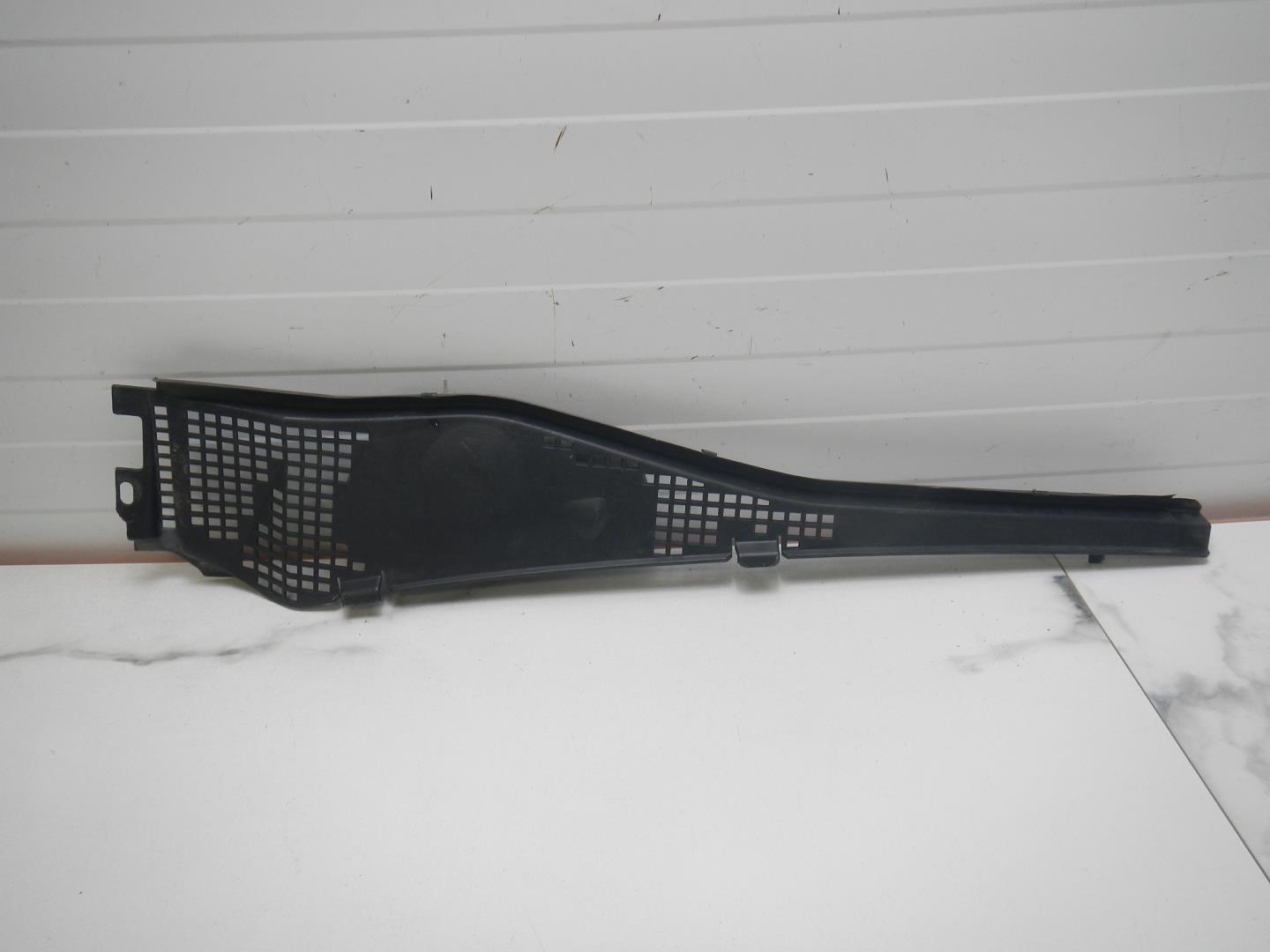 Решетка стеклоочистителей (Жабо)