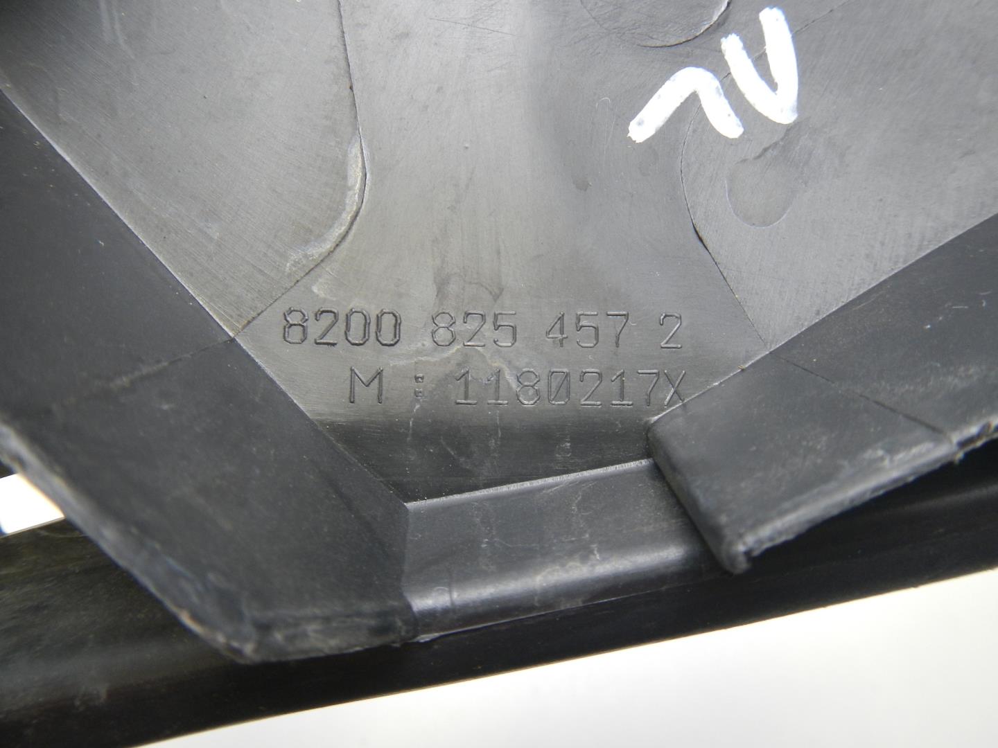 Решетка стеклоочистителей (Жабо)