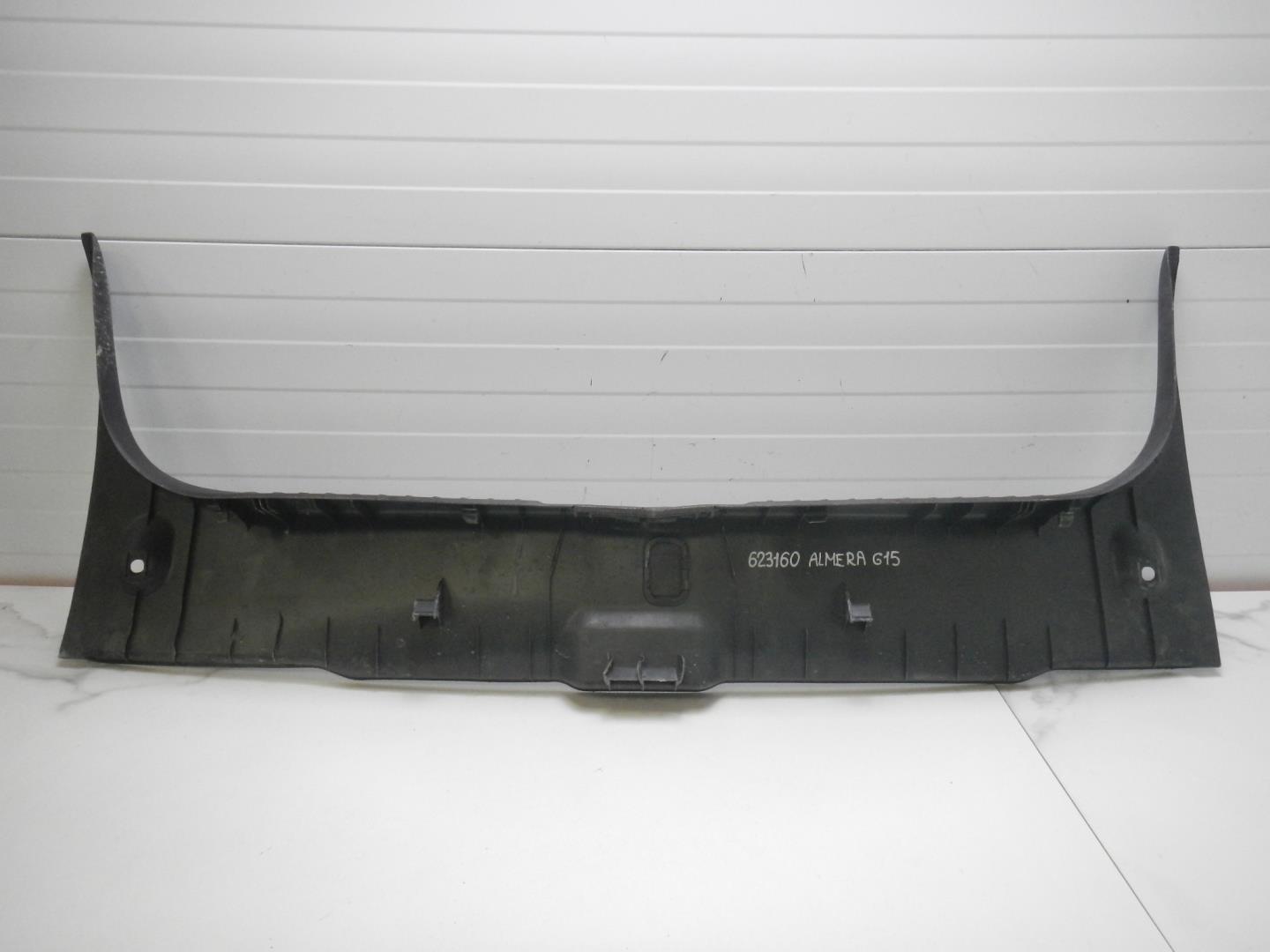 Обшивка багажника