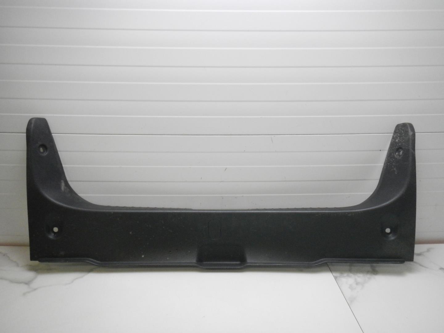 Обшивка багажника