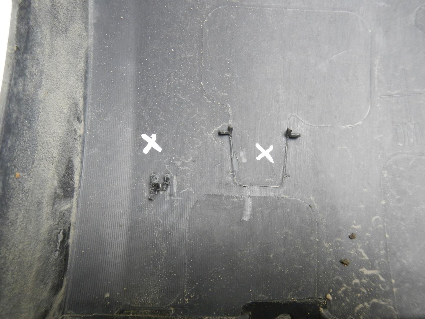 Молдинг задней левой двери