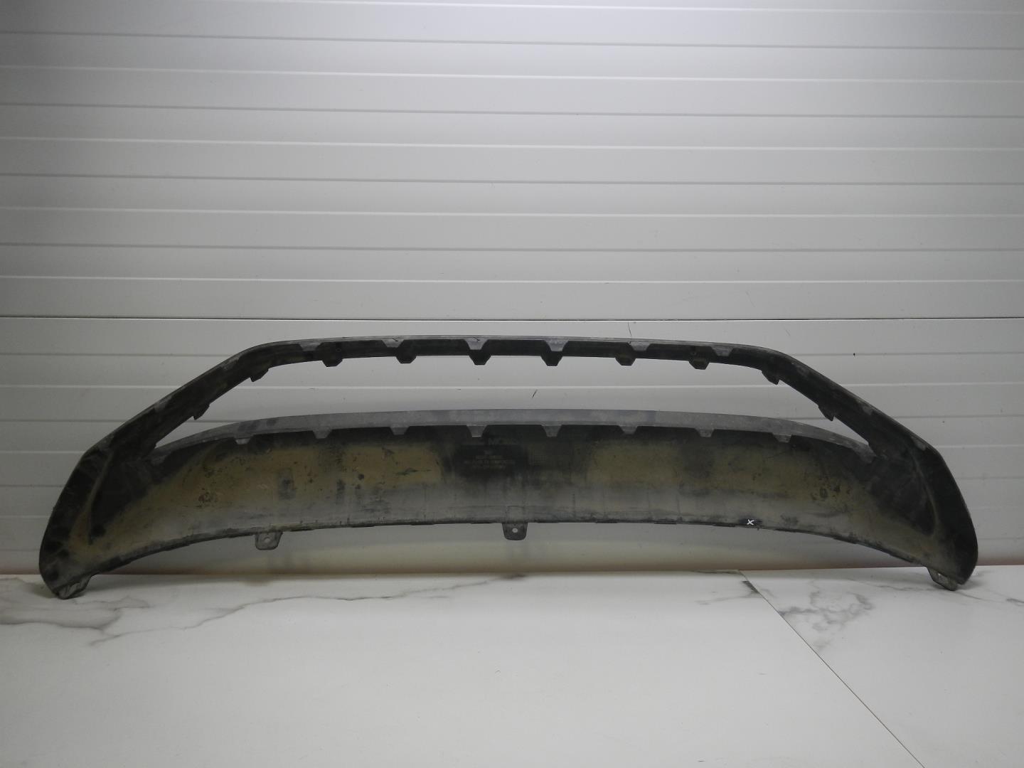 Накладка переднего бампера