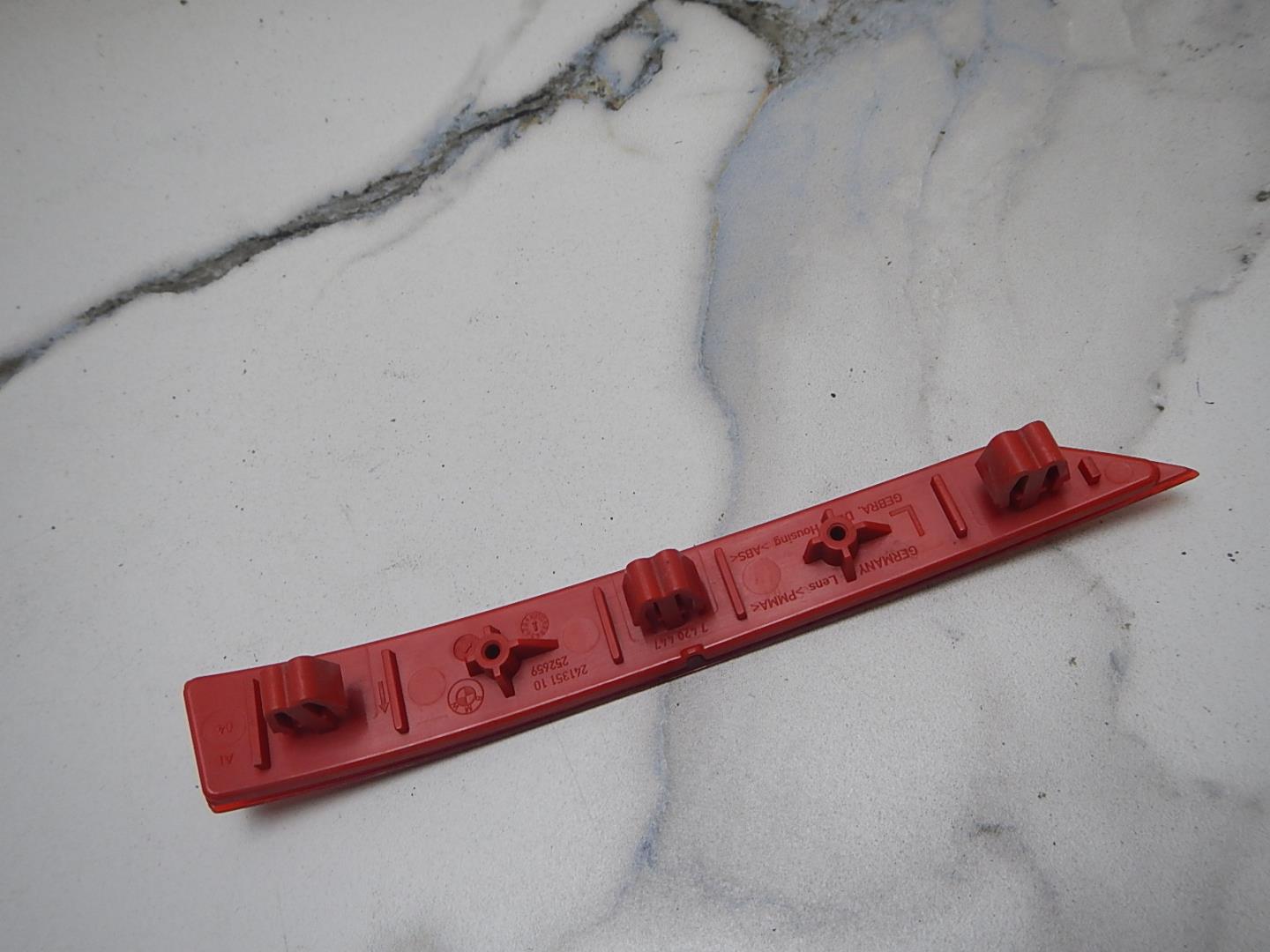 Отражатель в бампер задний левый