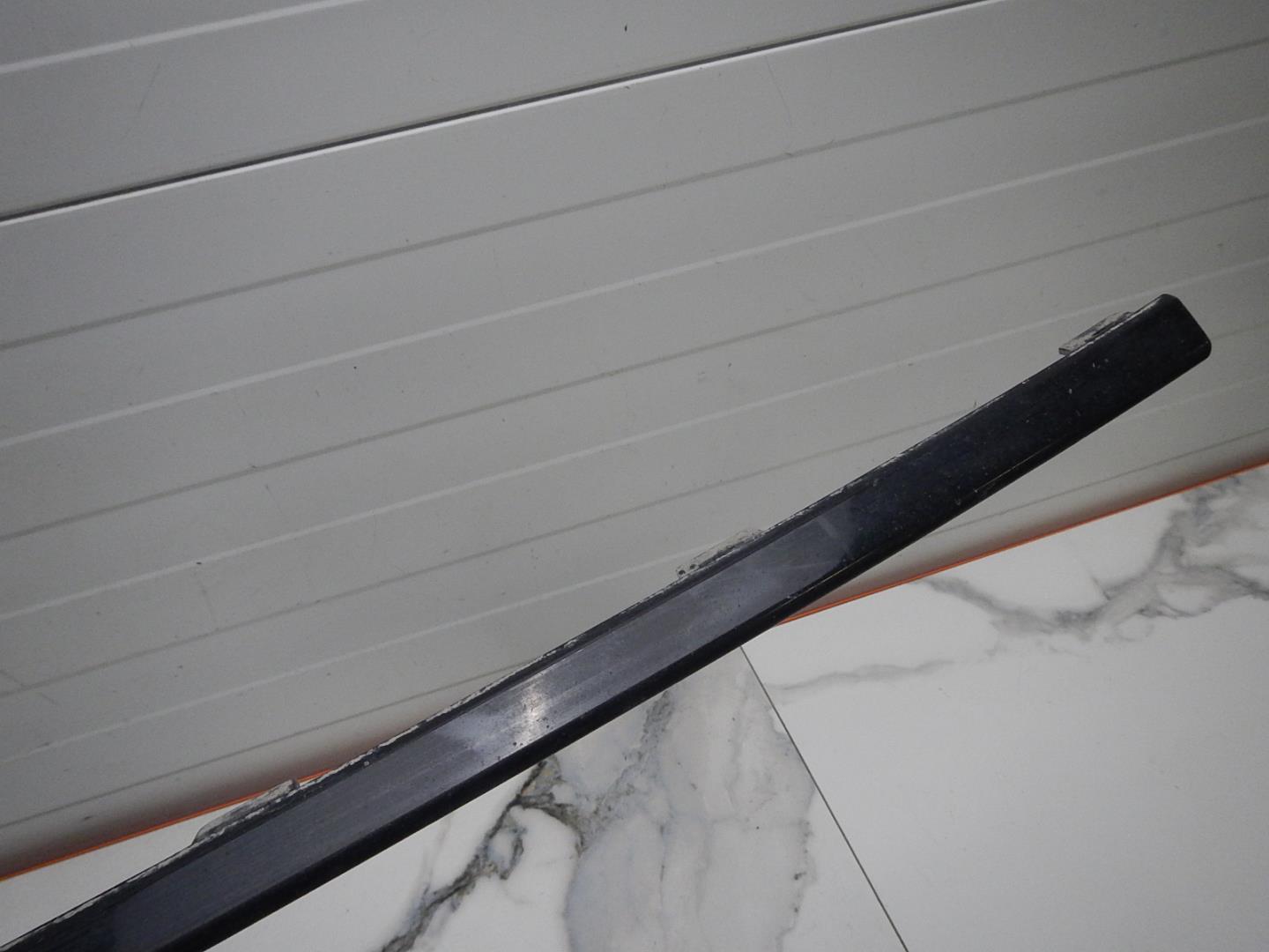 Молдинг переднего бампера