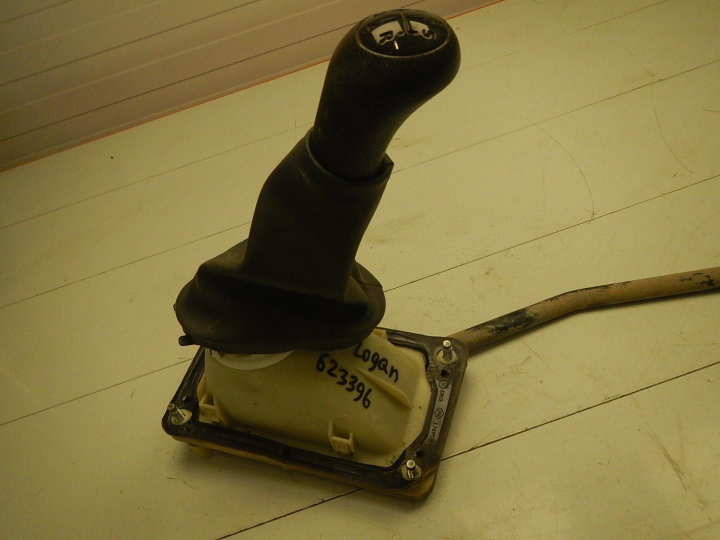 Кулиса МКПП / АКПП