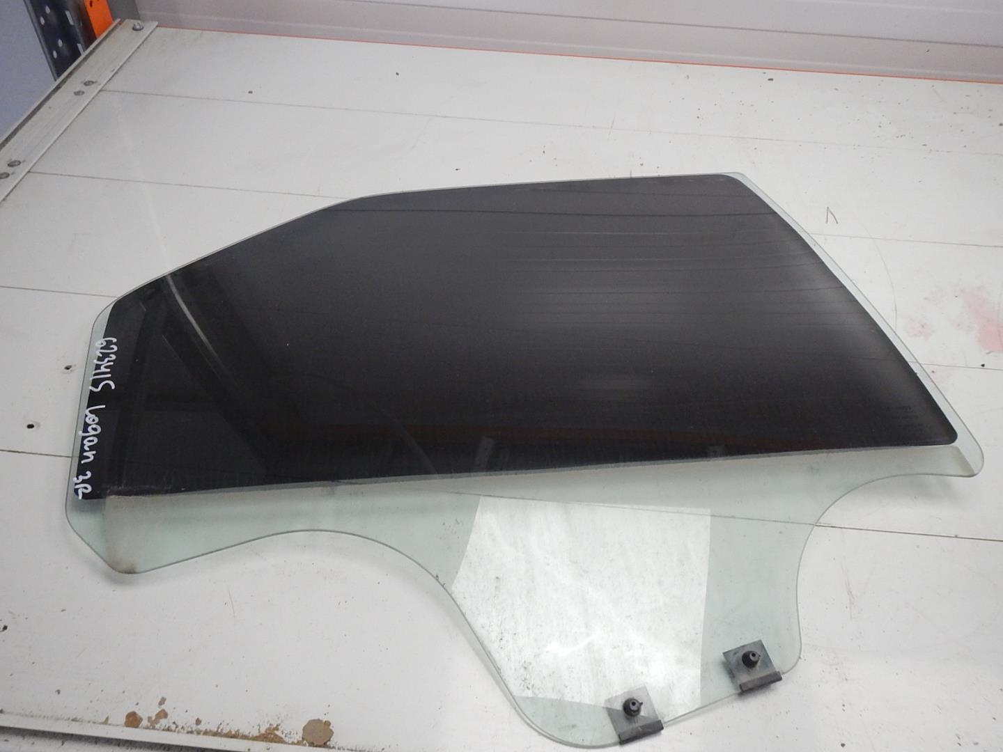 Стекло двери задней правой