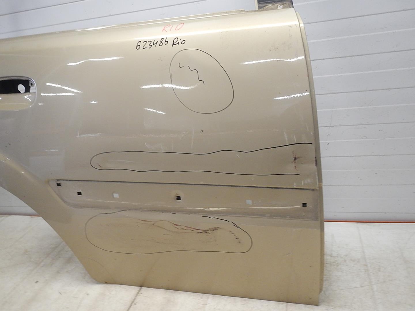 Дверь задняя правая