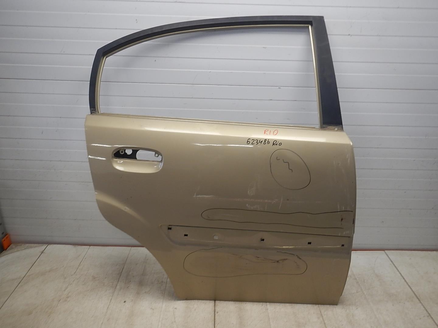 Дверь задняя правая