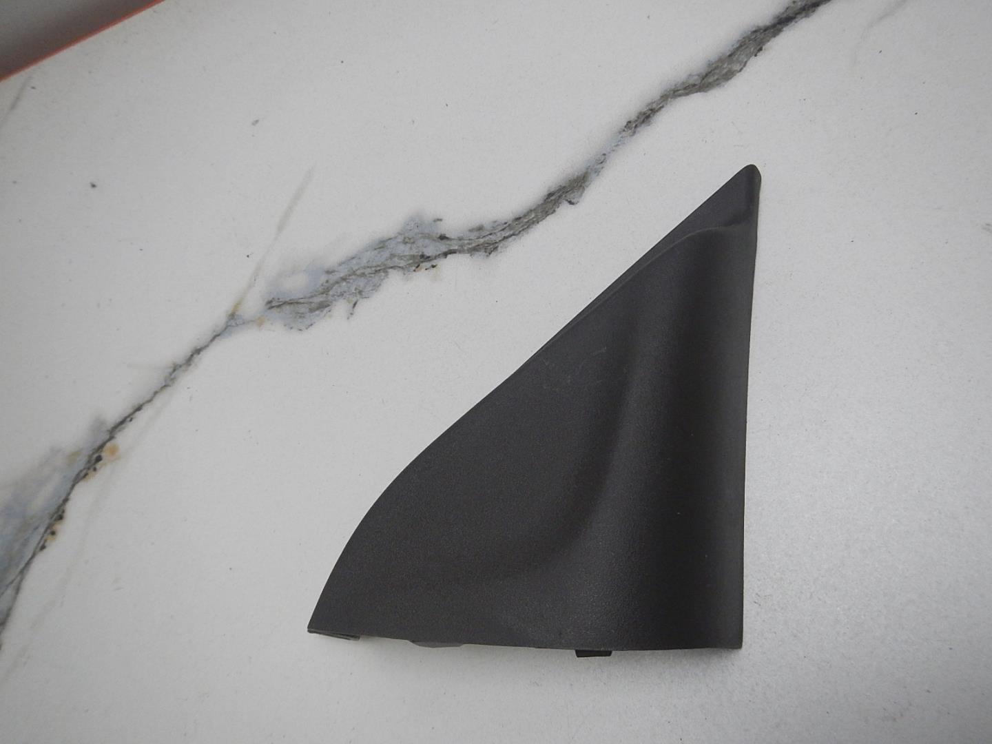 Крышка зеркала внутренняя правая