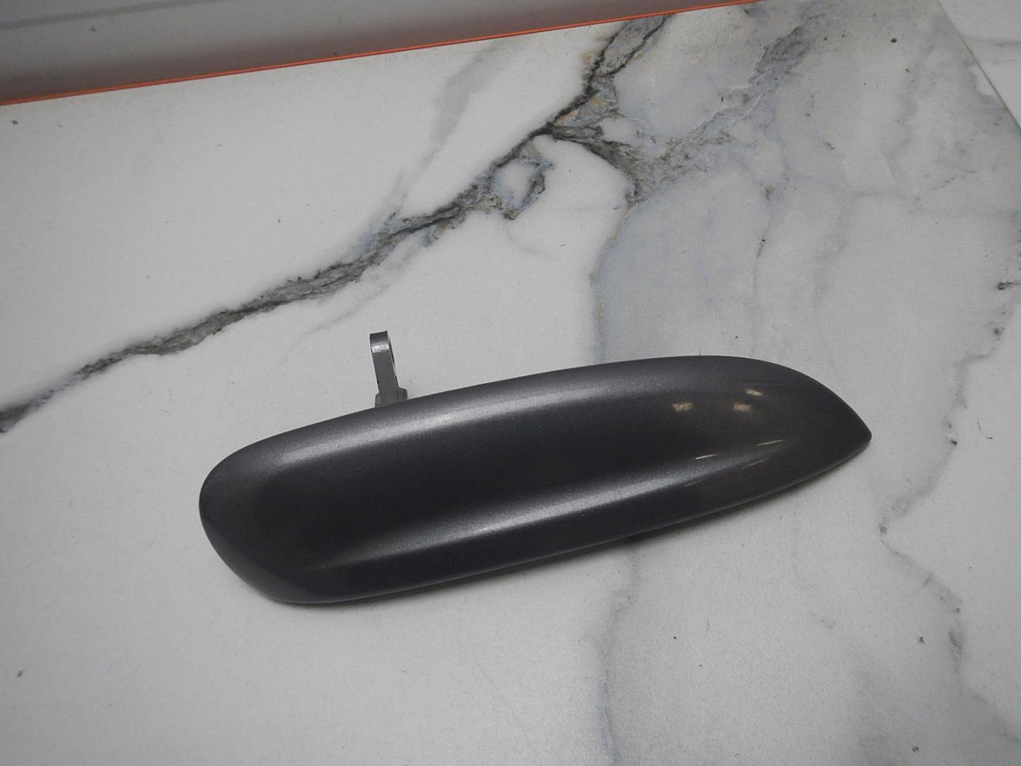 Ручка двери передней наружная правая