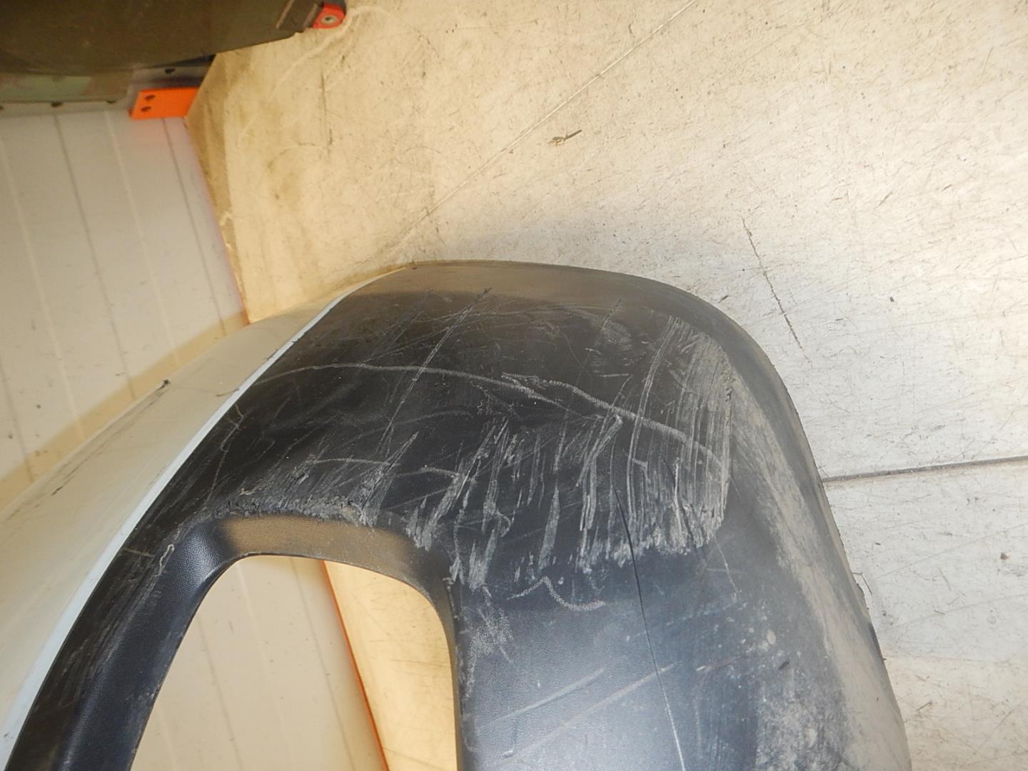 Бампер задний