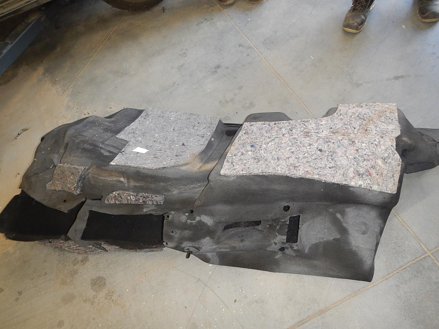 Покрытие напольное (ковролин)